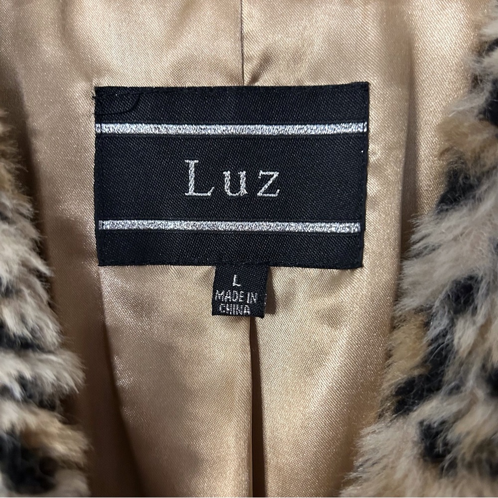 Luz Animal Print Cheetah Faux Fur 3/4 Sleeve Crop Coat - Picture 7 of 15